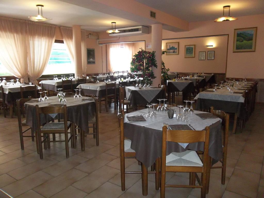Albergo Ristorante Gori อาเมเกลีย ภายนอก รูปภาพ