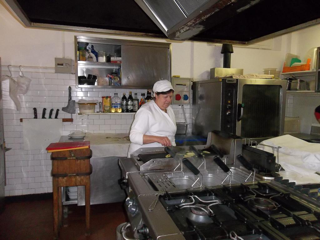 Albergo Ristorante Gori อาเมเกลีย ภายนอก รูปภาพ
